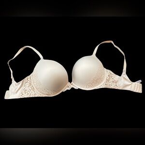 Victorias Secret Push Up Bra Womens Size 34DDD Light Nude Lace Underwire Support